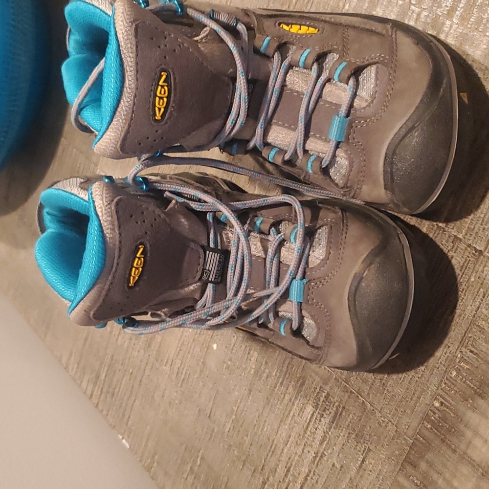 Boots size 5.0 Little used great condition